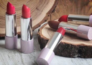 wet n wild megalast lipstick vamp it up