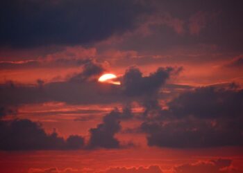 what time is sunrise and sunset tomorrow