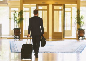 Hotels That Allow 18 Year Olds to Check In