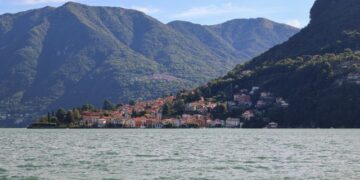 How Far Is Lake Como From Milan?