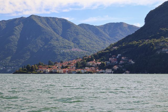 How Far Is Lake Como From Milan?